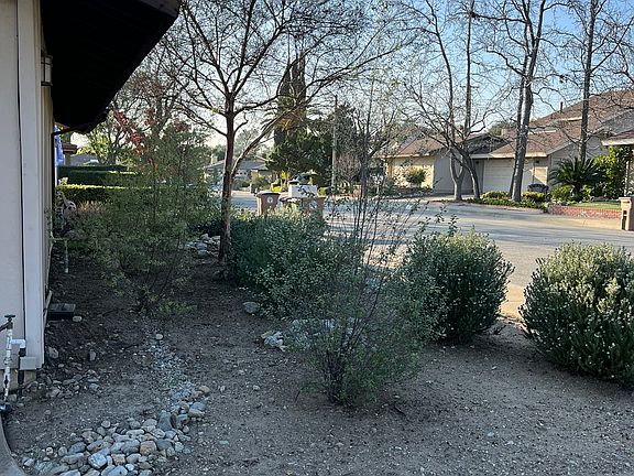 3rd image of 684 Windham Dr
