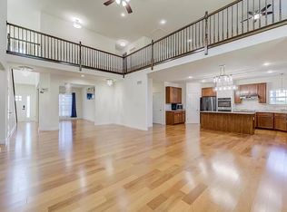 101 Hannahs Mill Dr, Lake Saint Louis, MO 63367