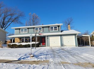 1950 Oxnard Dr, Downers Grove, IL 60516