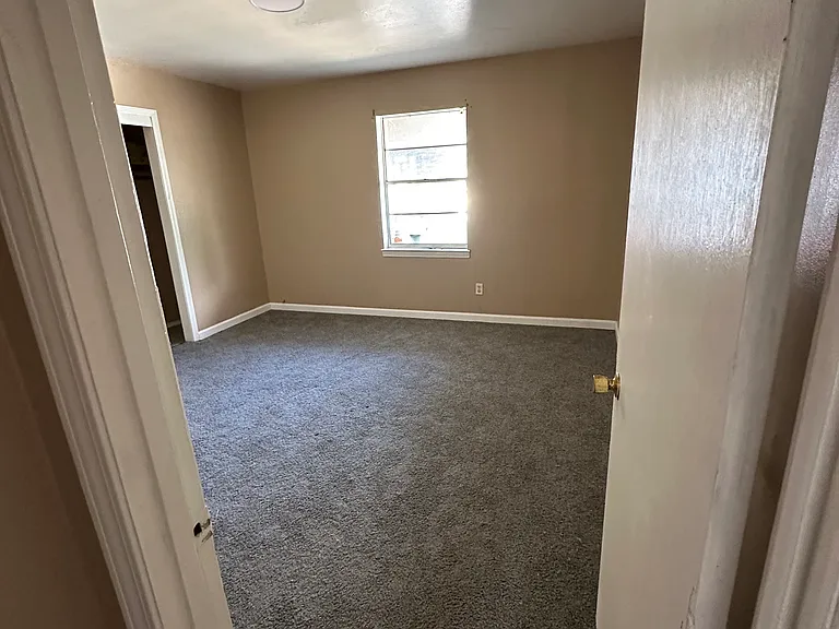 701 Sampson Ave #4 — Photo 6