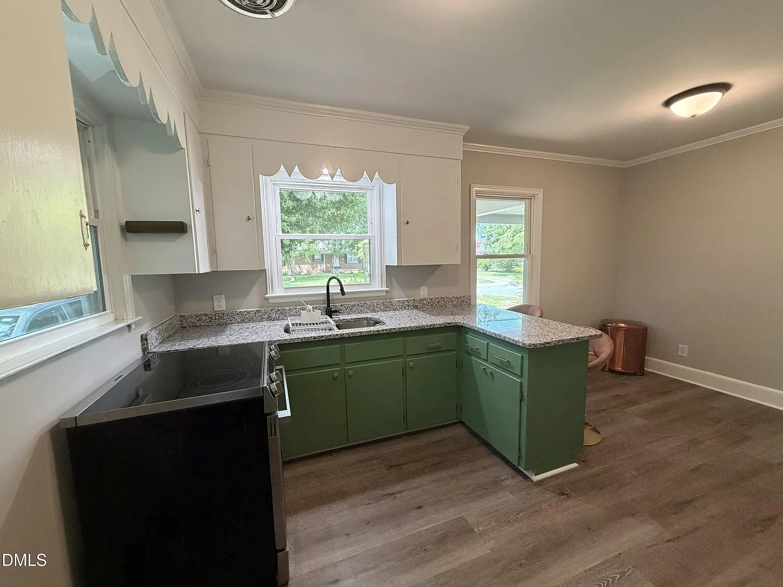 3 bed, 1.0 bath, 1228 sqft, $1,400 — Photo 4