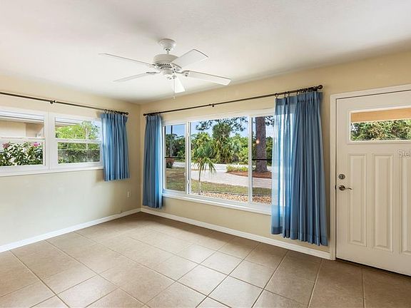 4th image of 3921 Shamrock Dr