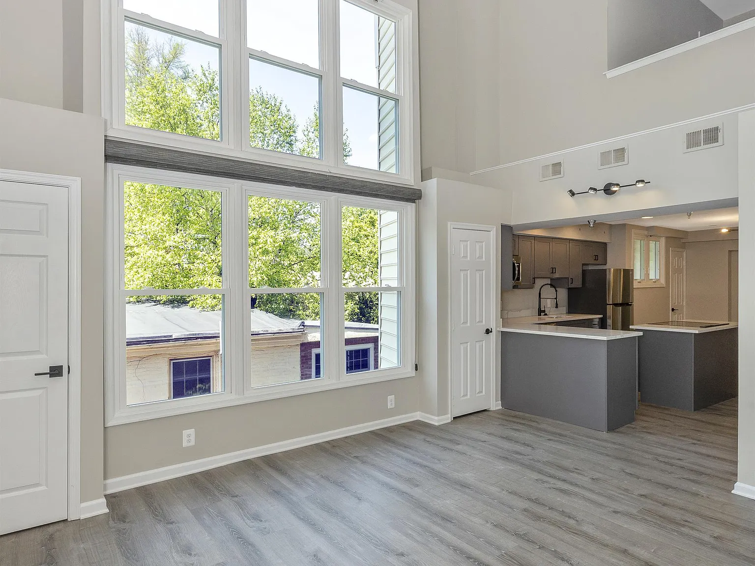 205 North Market Street - 2D — Photo 3
