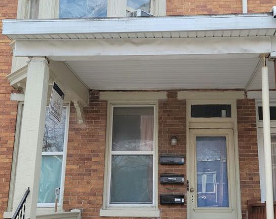 2nd image of 454 Pennsylvania Ave Unit 3