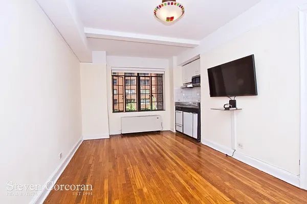 Sold by Steven Corcoran Real Estate | media 7