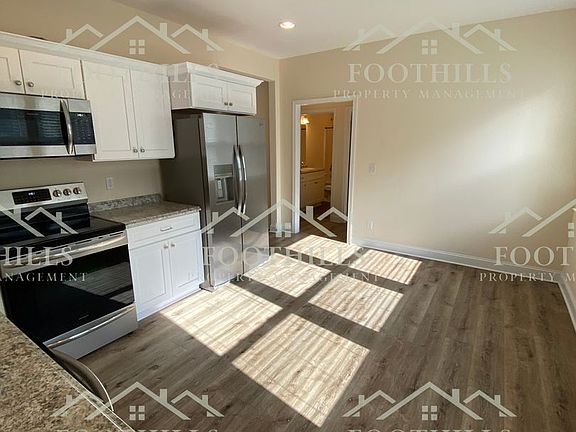 5th image of 305 Saluda St