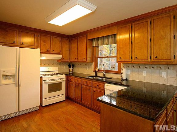 4th image of 609 Morningside Dr