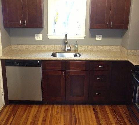 Kitchen w granite