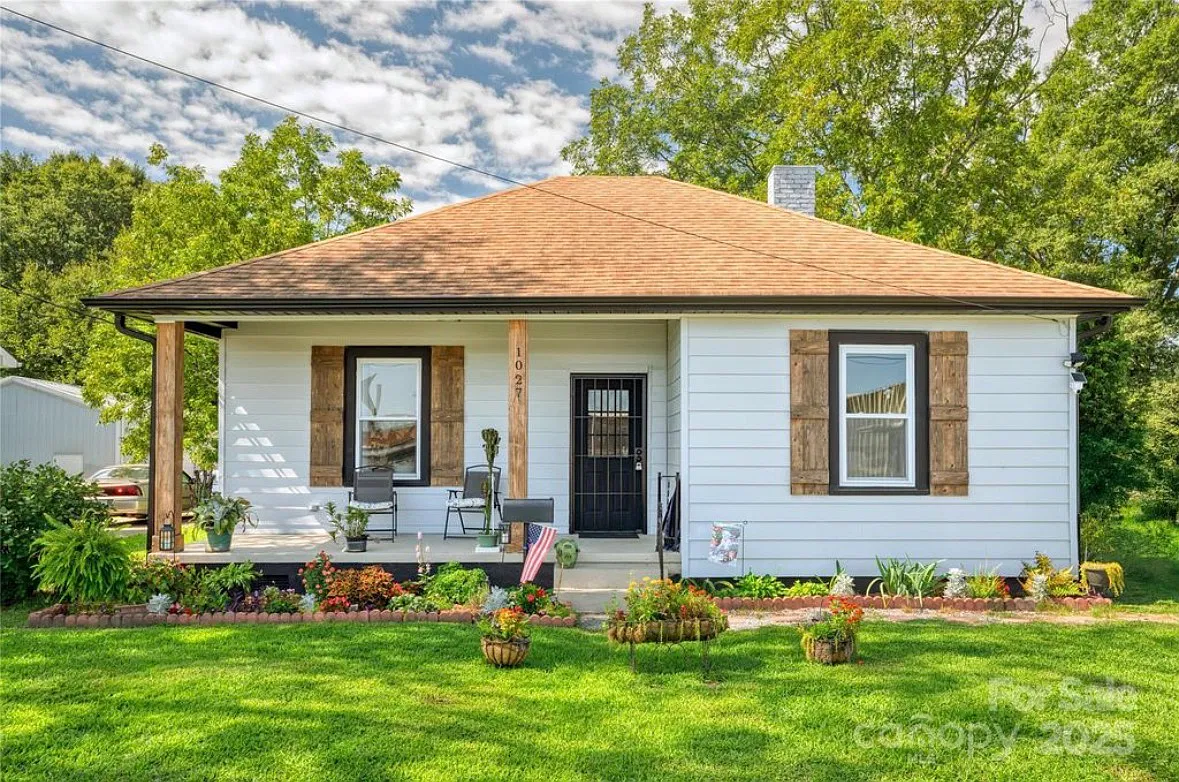 3 bed, 1000 sqft, $1,450 — Photo 2