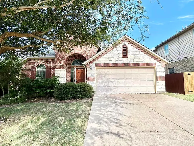 1104 Valerie Cv — Photo 3