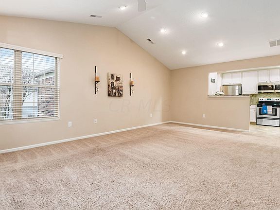 4th image of 377 Charlescarn Dr