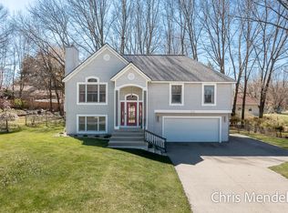 15283 Widgeon Rd, Grand Haven, MI 49417