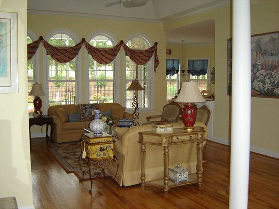 5th image of 1045 Brightwood Dr