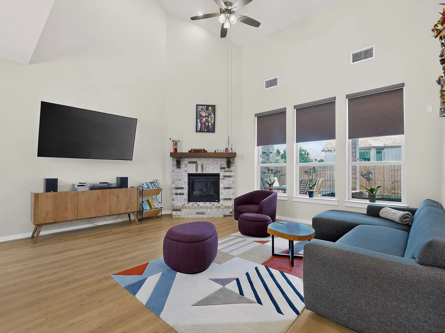 4 bed, 4.0 bath, 3049 sqft, $3,600 — Photo 4