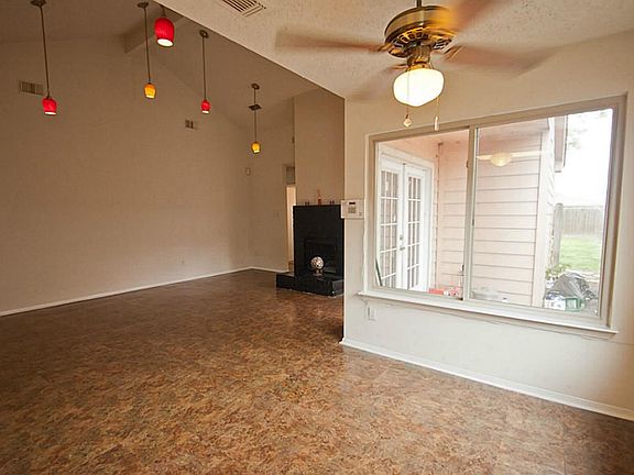 Breakfast Room has tons of windows. Feels like you are outside without leaving the inside.