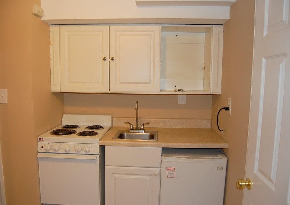 1st image of 320 Jefferson St #Grf