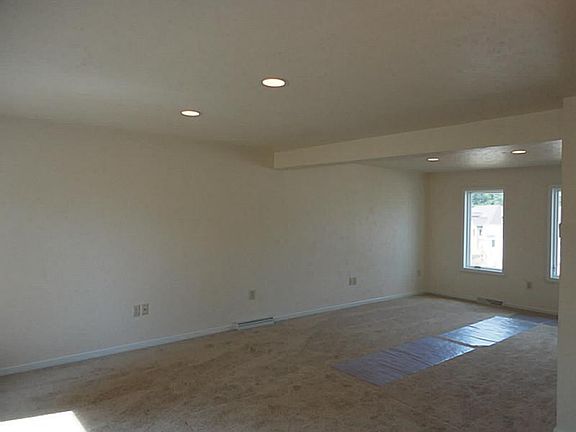 5th image of 3021 Warwick Dr
