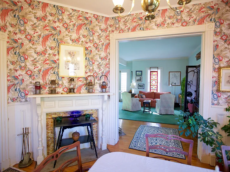18 Clinton Ave — Photo 6