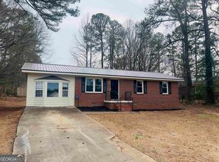 576 Peters St, Statham, GA 30666
