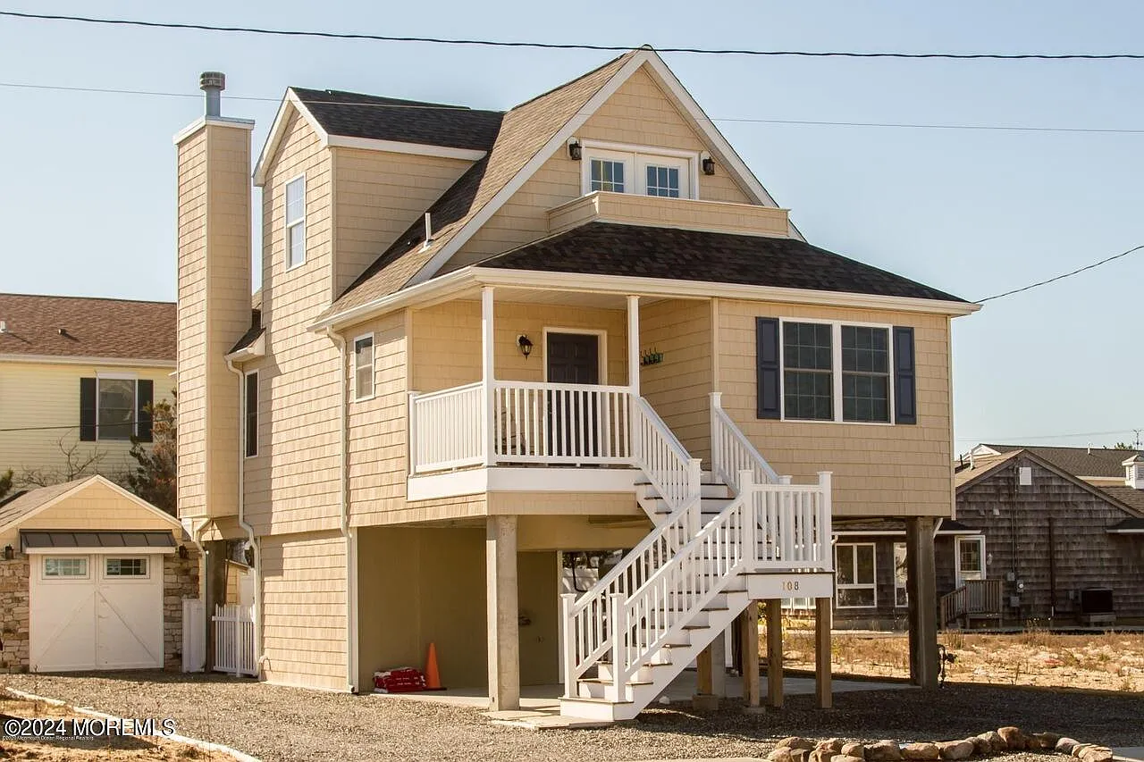 3 bed, 2.5 bath, 1256 sqft, $3,000 — Photo 1