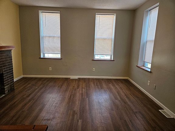 3rd image of 4219 Iowa Ave