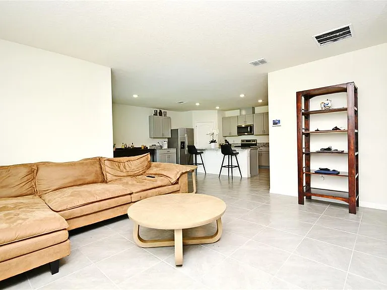 440 Baroness Way — Photo 4