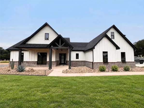 121 Cartwright Rd, Weatherford, TX 76087
