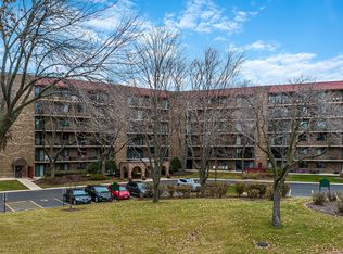 35 S Baybrook Dr Unit 610, Palatine, IL