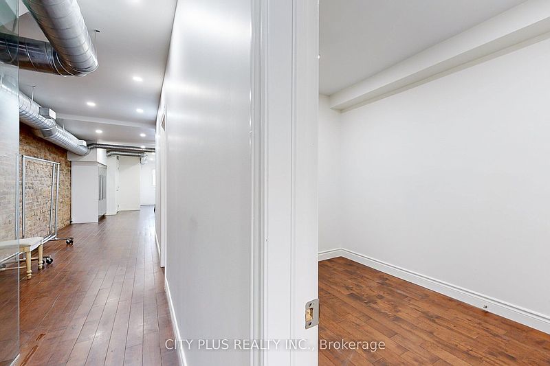 Toronto House for rent - 5 Bedrooms — photo 21