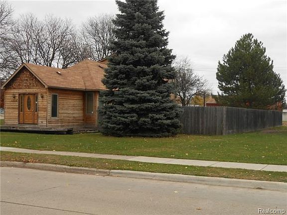 2nd image of 23112 Hughes Ave