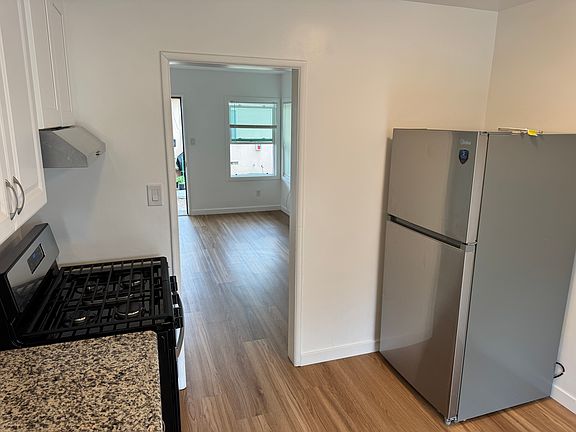 3rd image of 10775 Barlow Ave #C