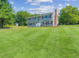 2 Carriage Dr, New Milford, CT 06776