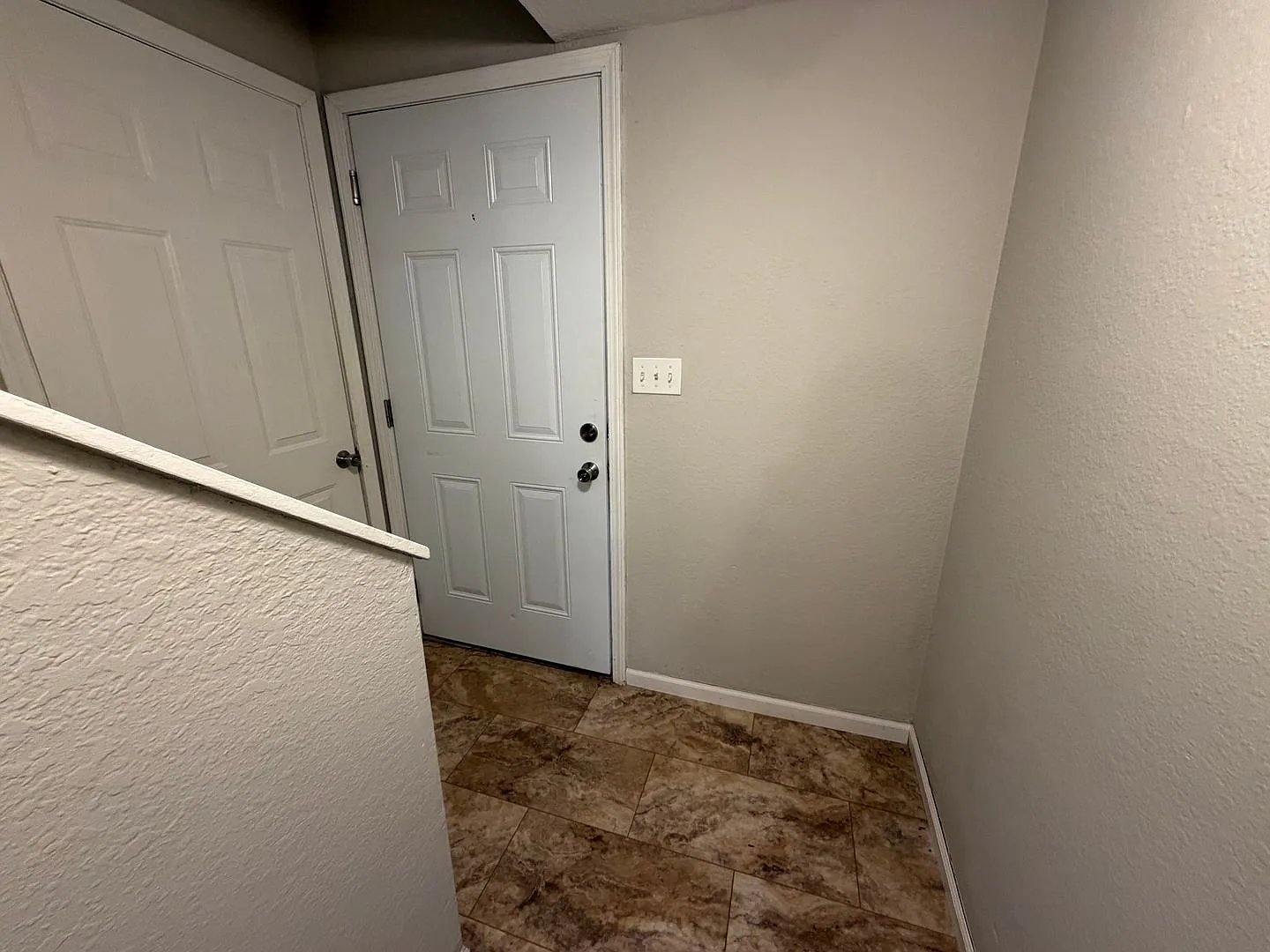 Massive duplex that backs to wood — Photo 4