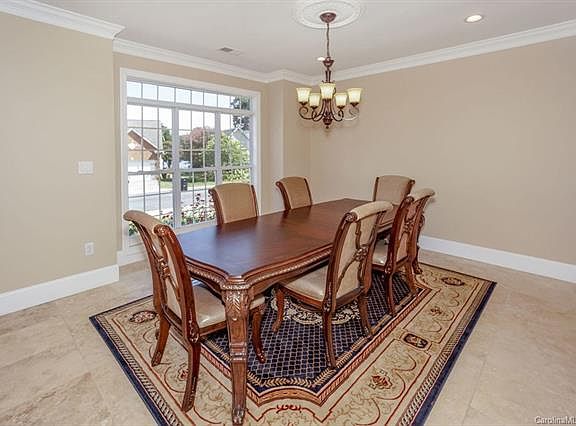 5th image of 107 Chandeleur Dr