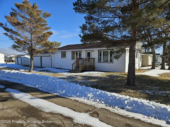 1001 North Ave, Hebron, ND 58638