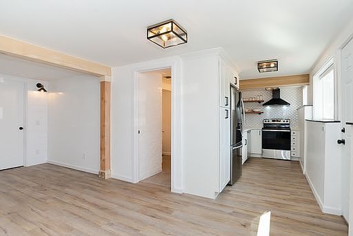 1st image of 822 6th Ave N APT B