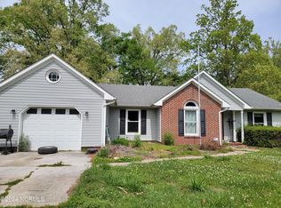 159 Raintree Cir, Jacksonville, NC 28540