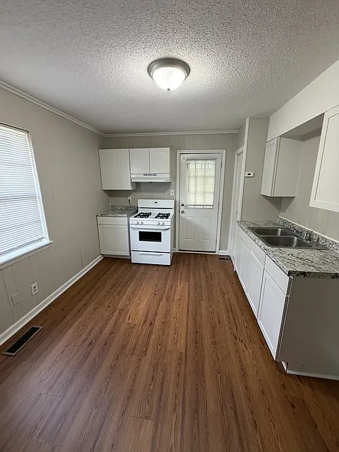 3 bed, 1120 sqft, $1,350 — Photo 2