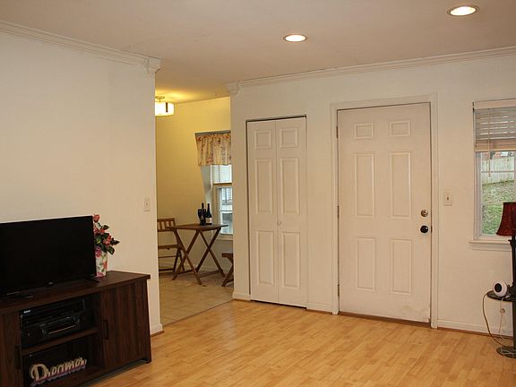 4th image of 333 E 4th St APT A3
