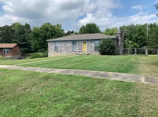 1293 Senate Cir, Radcliff, KY 40160