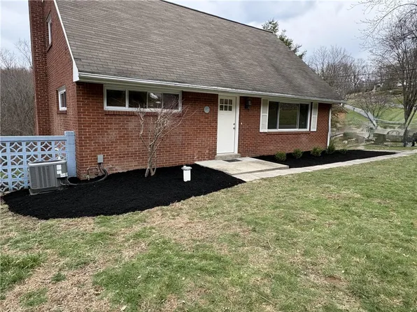 151 Dwellington Dr, Valencia, PA 16059