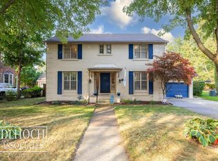 785 Bedford Rd, Grosse Pointe Park, MI 48230