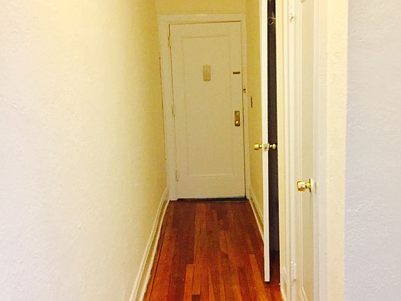 3rd image of 119 Carpenter Ave APT 7A