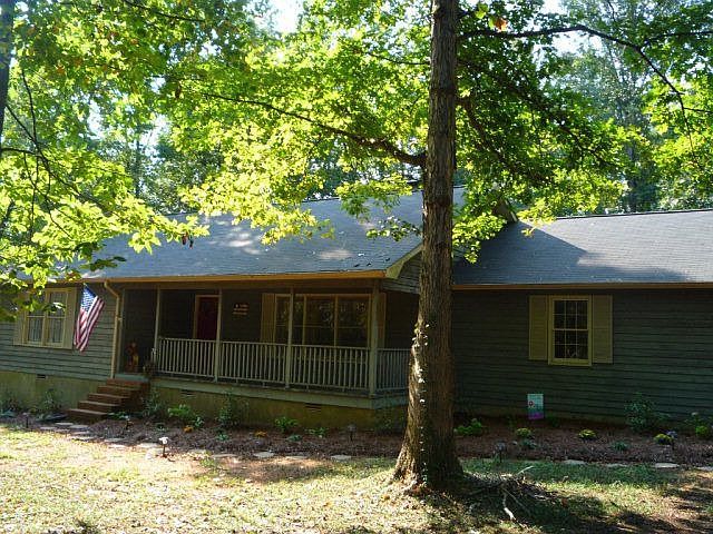 1st image of 220 Bentwood Trl