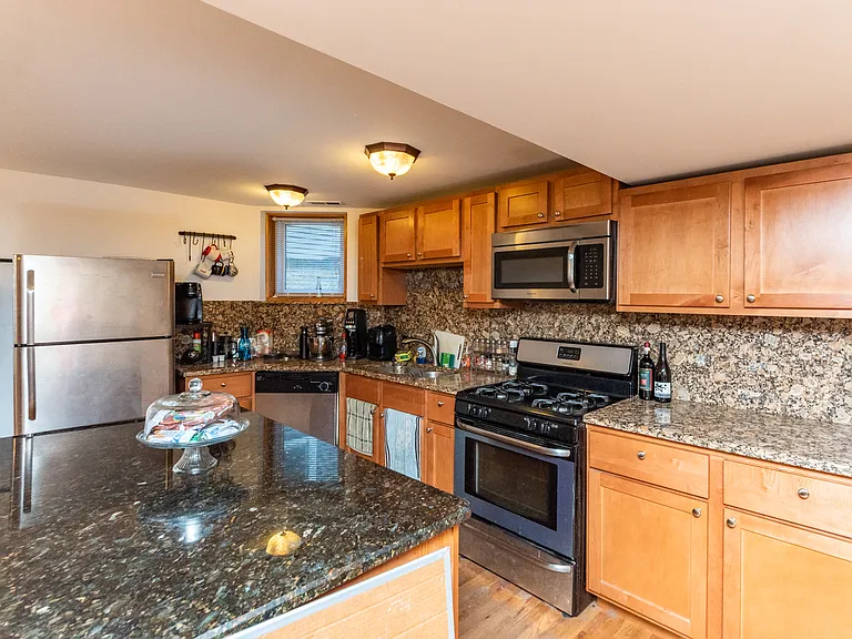 1533 W Leland Ave #GE — Photo 6