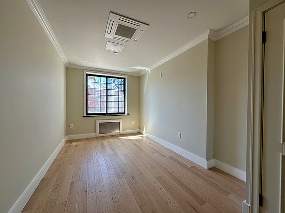 5th image of 748 49th St #1