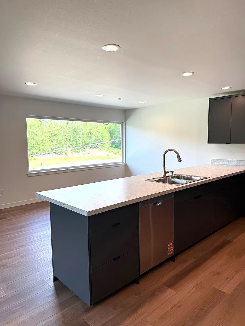705 W Lake Samish Drive — Photo 4
