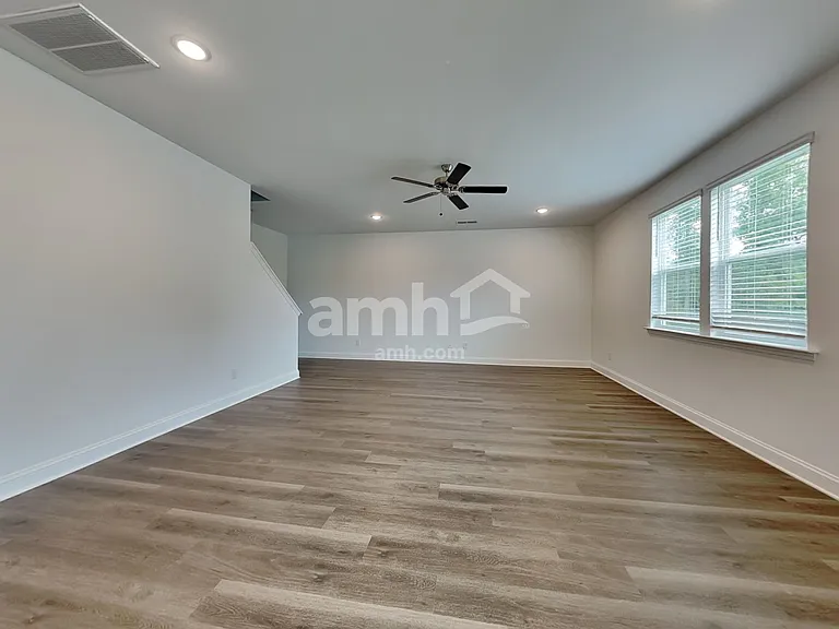 4788 McDade Ln — Photo 7