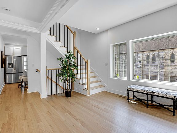 3rd image of 4915 N Kostner Ave