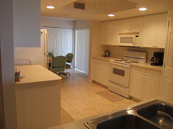 Open Kitchen/Breakfast